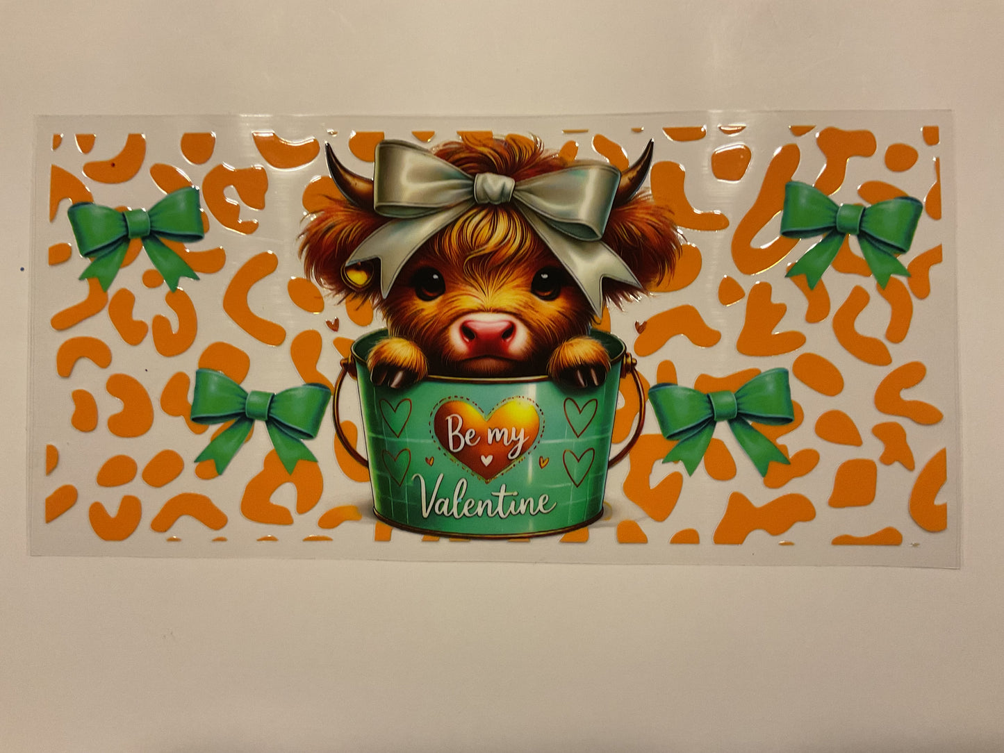 Valentines Highland Cow Green Bucket ‘Be My Valentine’